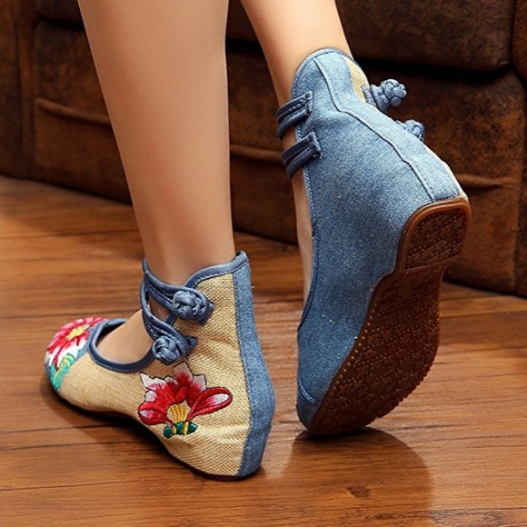 (7W) NWOT Floral Embroidered Weave Flats - Picture 8 of 8